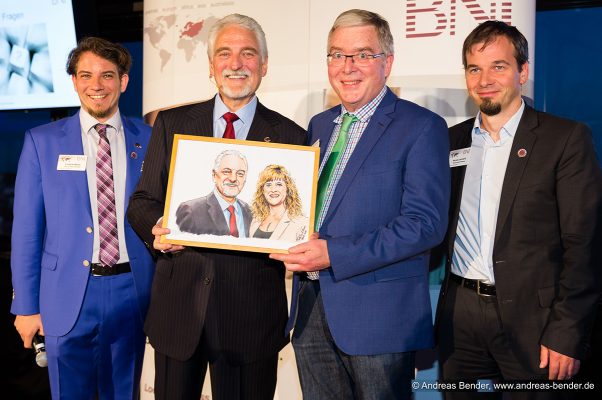 Portraitübergabe von Peter Beckhaus an Dr. Ivan Misner, den Gründer des weltweiten Unternehmernetzwerks BNI